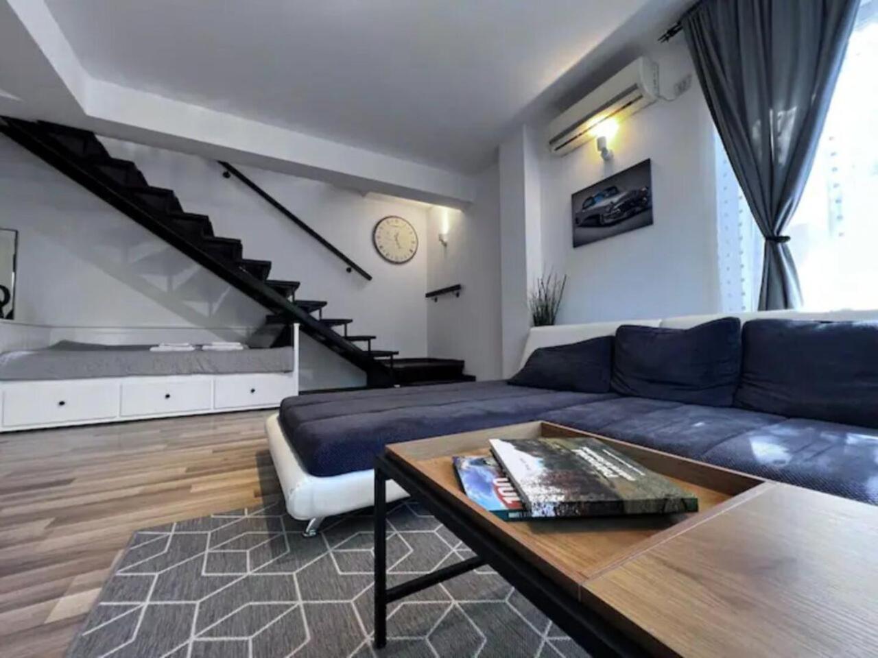 Vila Luminoasa Cu Curte Privata Bukarest Eksteriør billede