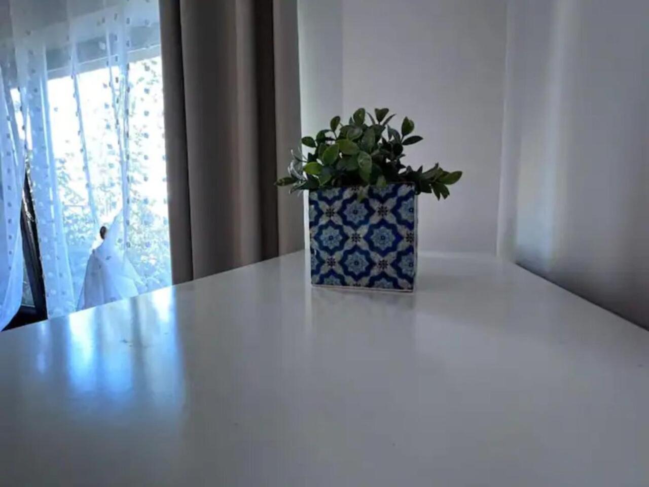 Vila Luminoasa Cu Curte Privata Bukarest Eksteriør billede